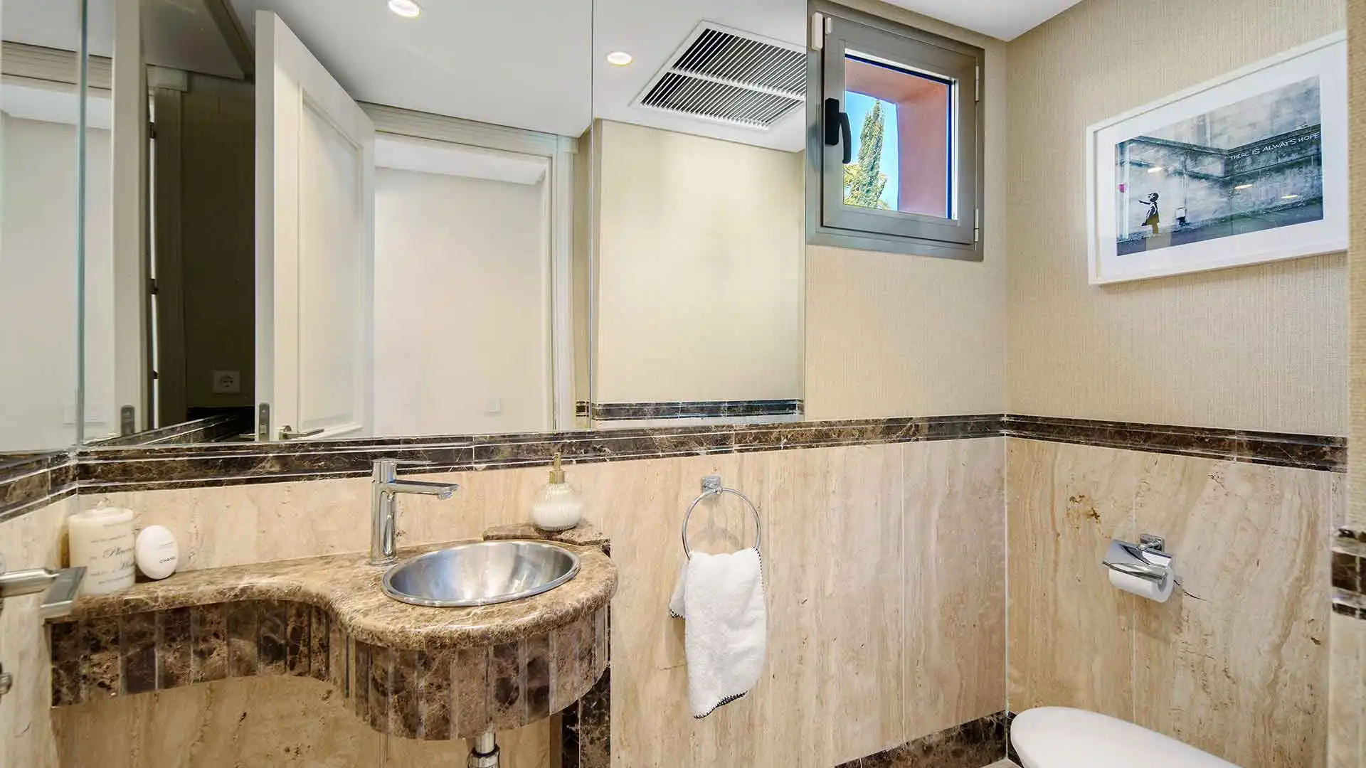 Baño de Ático en venta en Marbella con Aire acondicionado, Terraza y Trastero