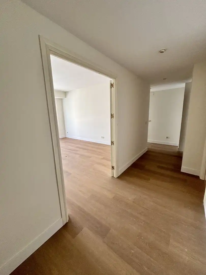 3 hab, 121m² en Ríos Rosas - Nuevos Ministerios, Chamberí, Madrid - Image 2