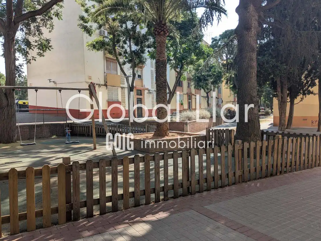 Vista exterior de Pis en venda en Sabadell amb Calefacció, Parquet i Forn
