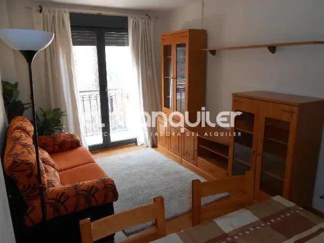 Bedroom of Flat for rent in Madrid  with Parquet flooring, Furnished and Washing machine