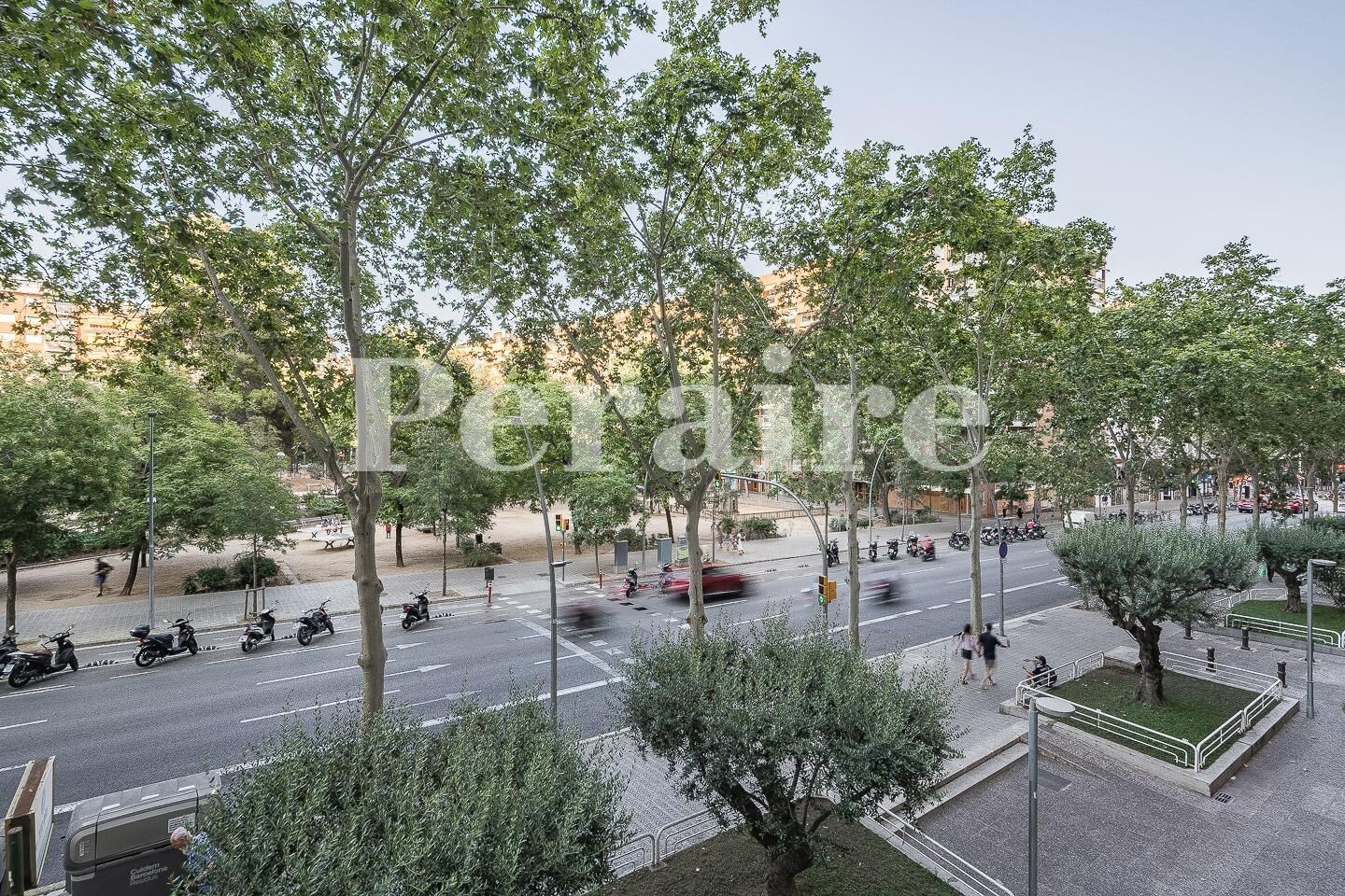 Vista exterior de Pis en venda en  Barcelona Capital amb Aire condicionat, Terrassa i Balcó