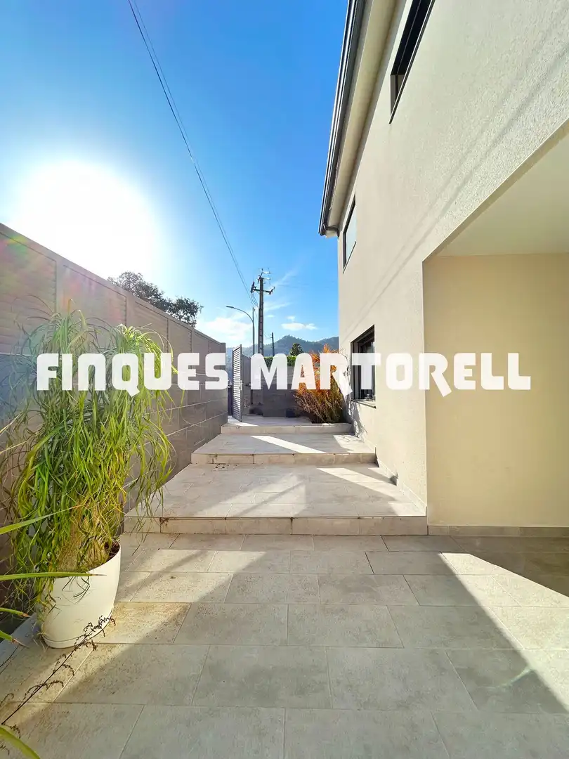 Exterior view of Houses for sale in Santa Coloma de Farners  with Air Conditioner, Heating and Private garden