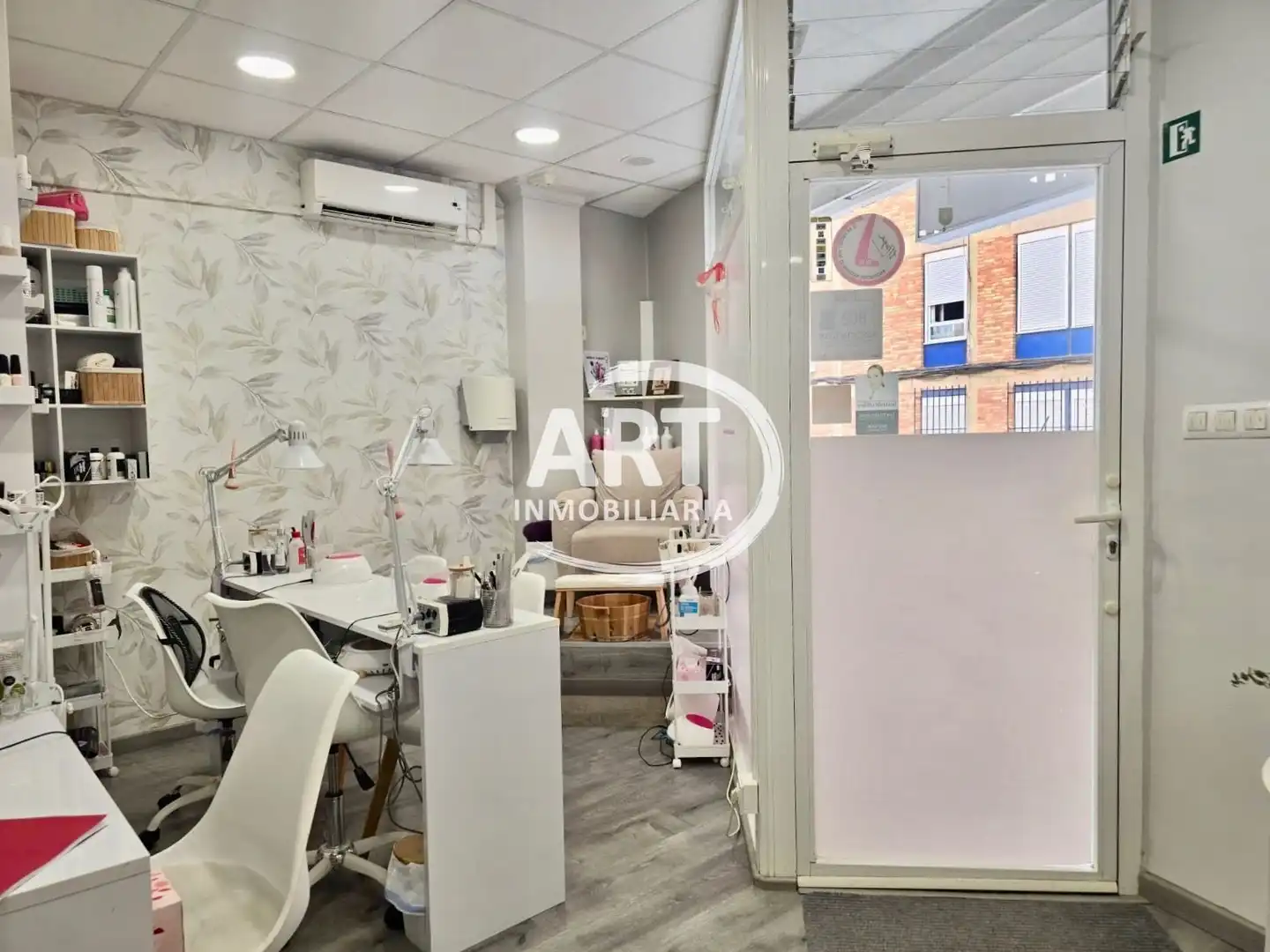 Commercial properties for sale in Bétera  with Air Conditioner