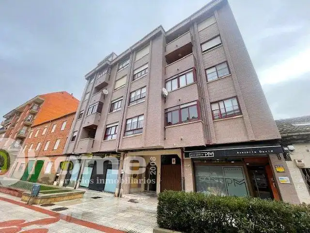 Pis amb ascensor en venda a Avenida Maragatos, imagen 2