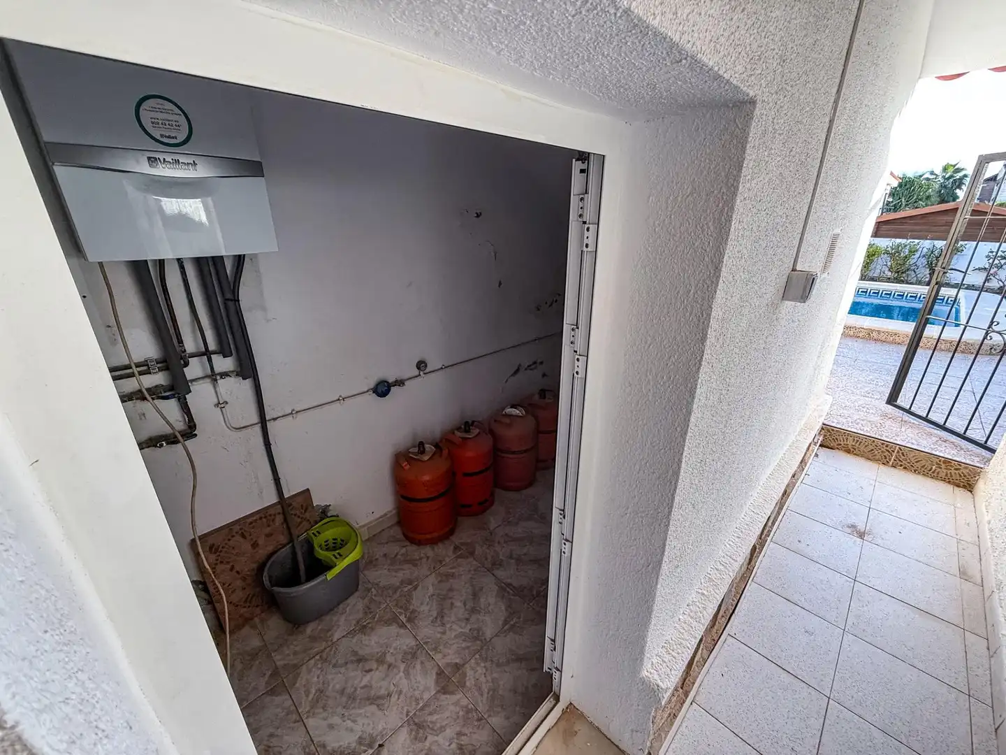 Semi-detached house with pool for sale in SALVADOR DALI, imagen 36