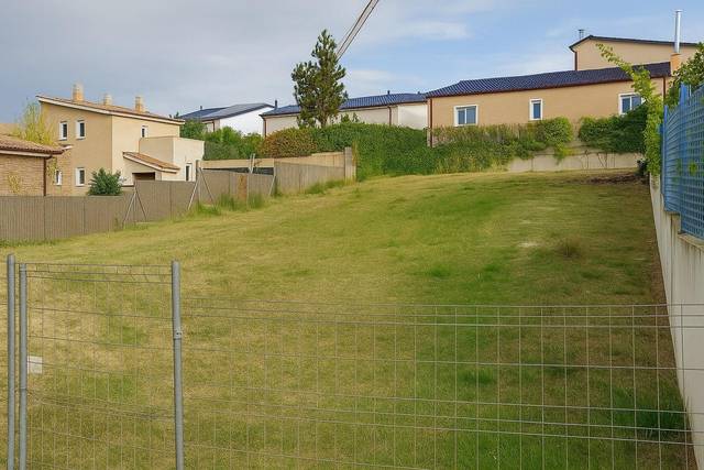 Terreno residencial en Venta en Calle de Plutón, 38 en Carbajosa de la Sagrada