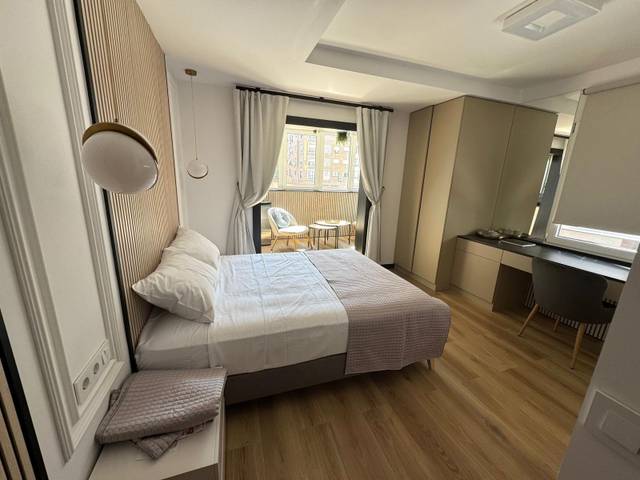 Edificio en Venta en Avenida Maisonnave en Ensanche - Diputación