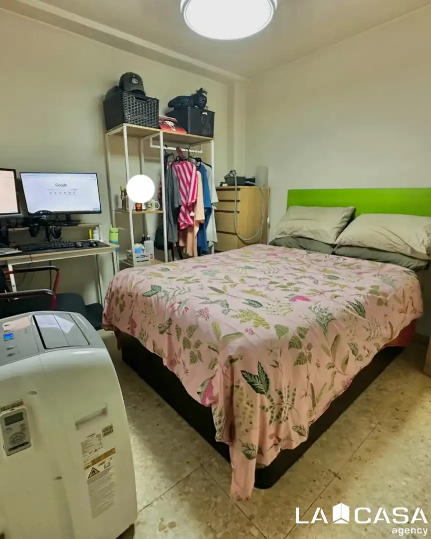Habitación de Piso en venta en Sevilla con Balcón