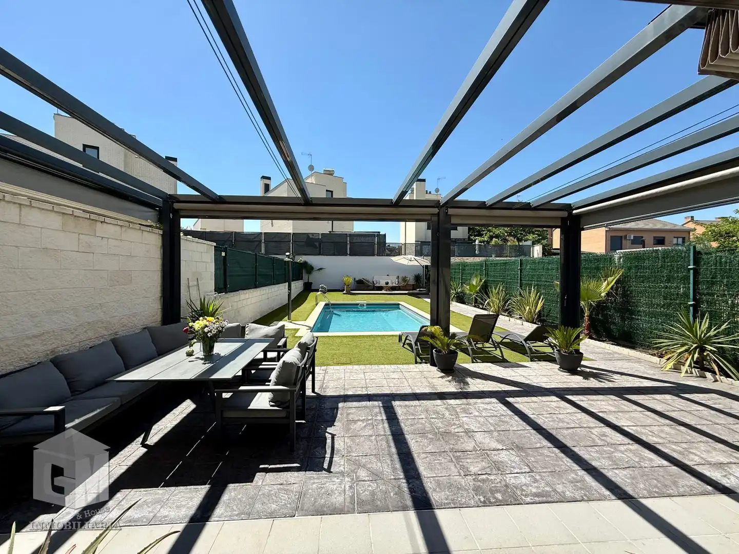 Terrasse von Einfamilien-Reihenhaus zum Verkauf in Arroyomolinos (Madrid) mit Klimaanlage, Heizung und Privatgarten