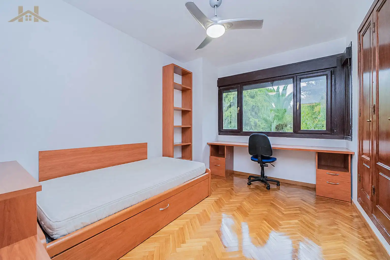 Habitación de Casa o chalet en venta en Boadilla del Monte con Aire acondicionado, Calefacción y Jardín privado