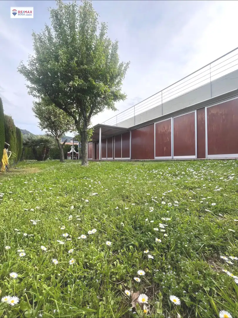 Vista exterior de Casa adosada en venta en Ayegui / Aiegi con Aire acondicionado, Jardín privado y Terraza