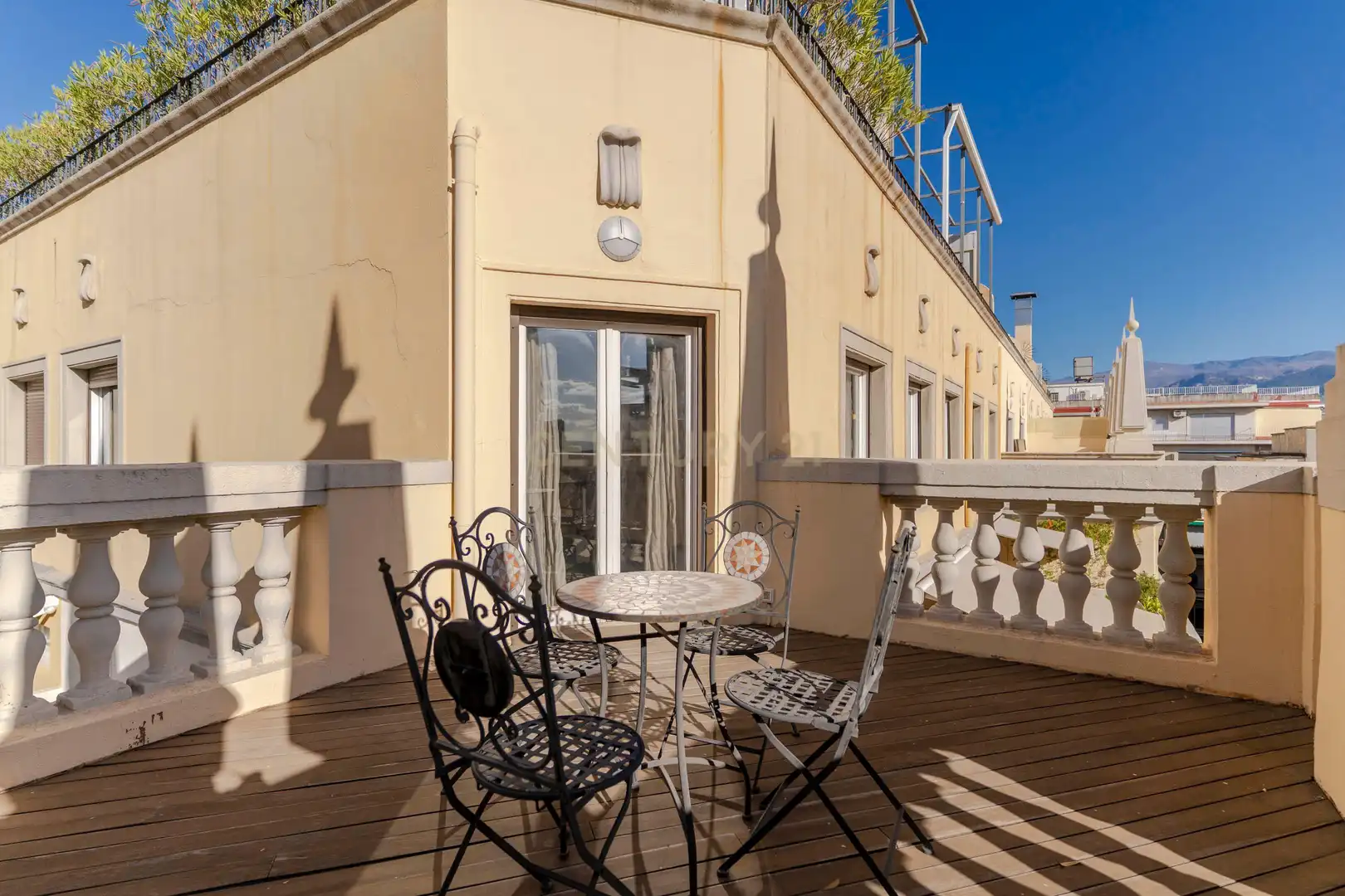 Terraza de Apartamento en venta en Granada con Aire acondicionado, Horno y Microondas