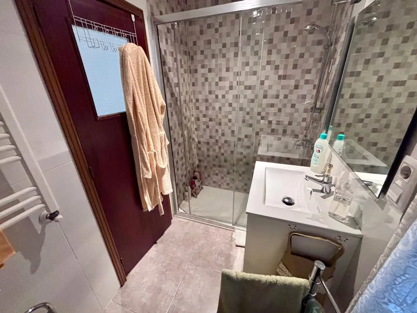 Baño de Piso en venta en Gijón  con Calefacción, Parquet y Amueblado