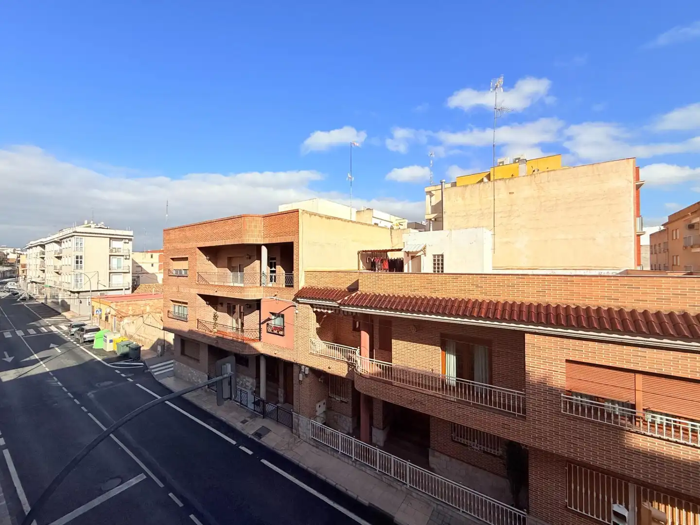 Außenansicht von Wohnung zum Verkauf in Santomera mit Terrasse, Abstellraum und Balkon