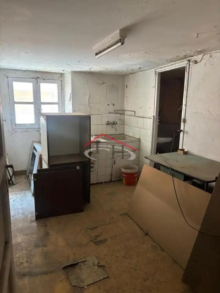 Cuina de Casa o xalet en venda en León Capital  amb Jardí privat