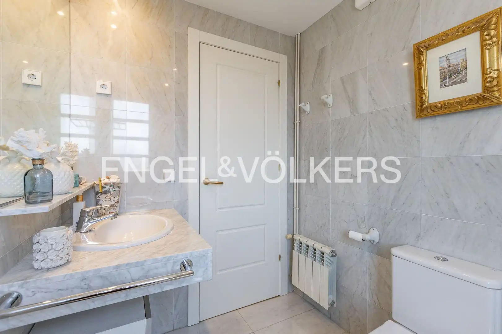 Bathroom of Attic for sale in Sant Cugat del Vallès  with Heating, Parquet flooring and Swimming Pool