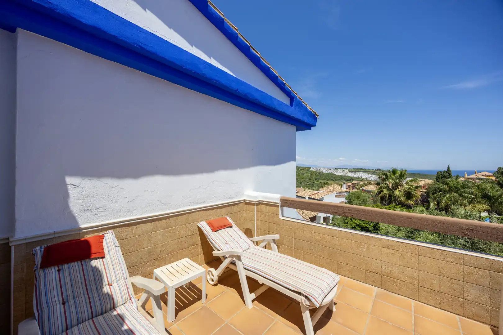 Terrassa de Casa adosada en venda en La Alcaidesa amb Aire condicionat, Jardí privat i Terrassa