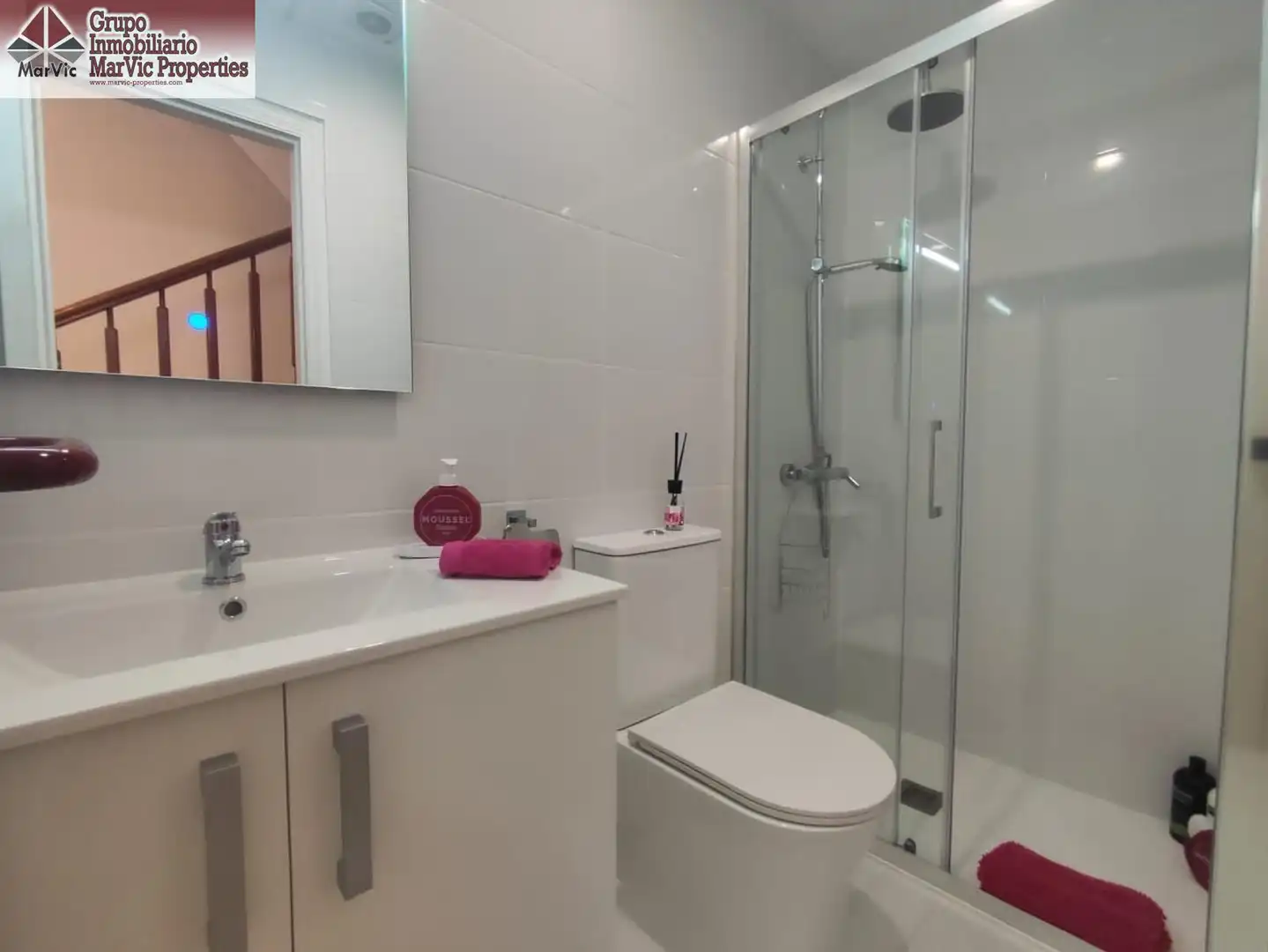 Bany de Casa o xalet en venda en Benidorm amb Terrassa, Piscina i Moblat