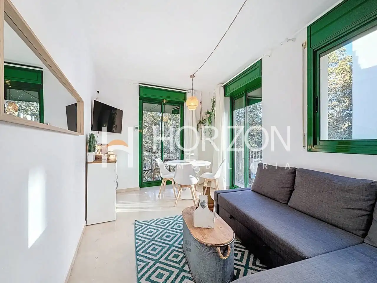 Außenansicht von Wohnung zum Verkauf in Barcelona mit Klimaanlage, Heizung und Möbliert