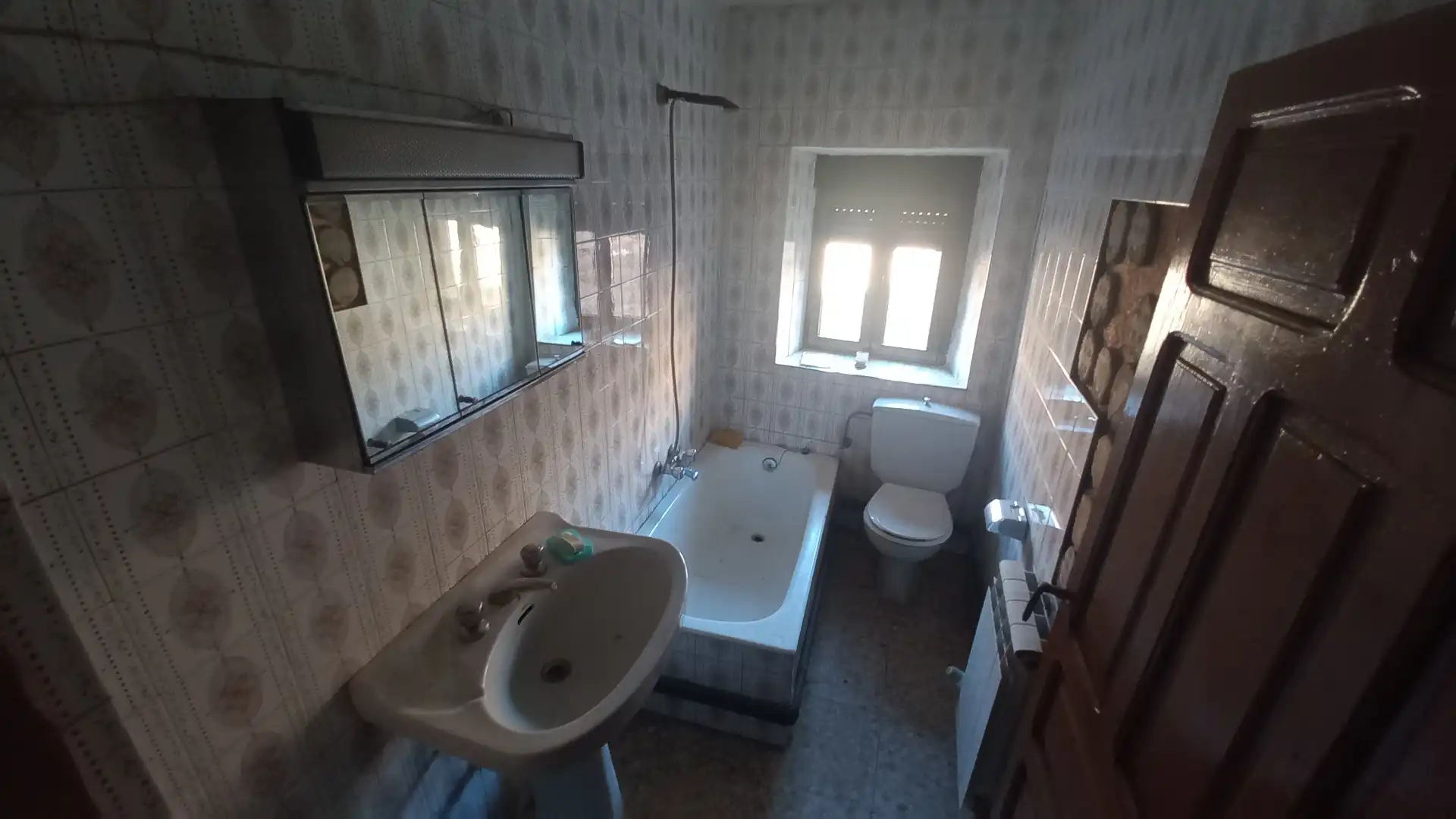 Bathroom of Houses for sale in Andavías