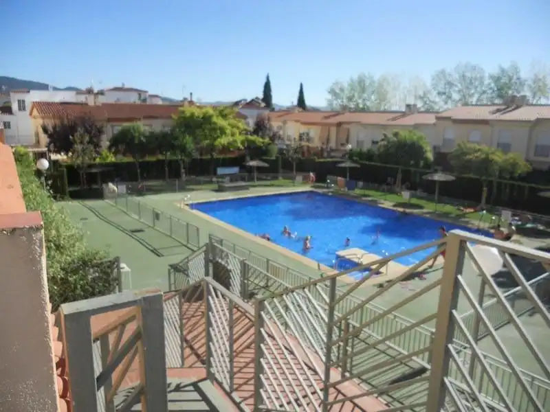 Piso con piscina en alquiler en Gójar