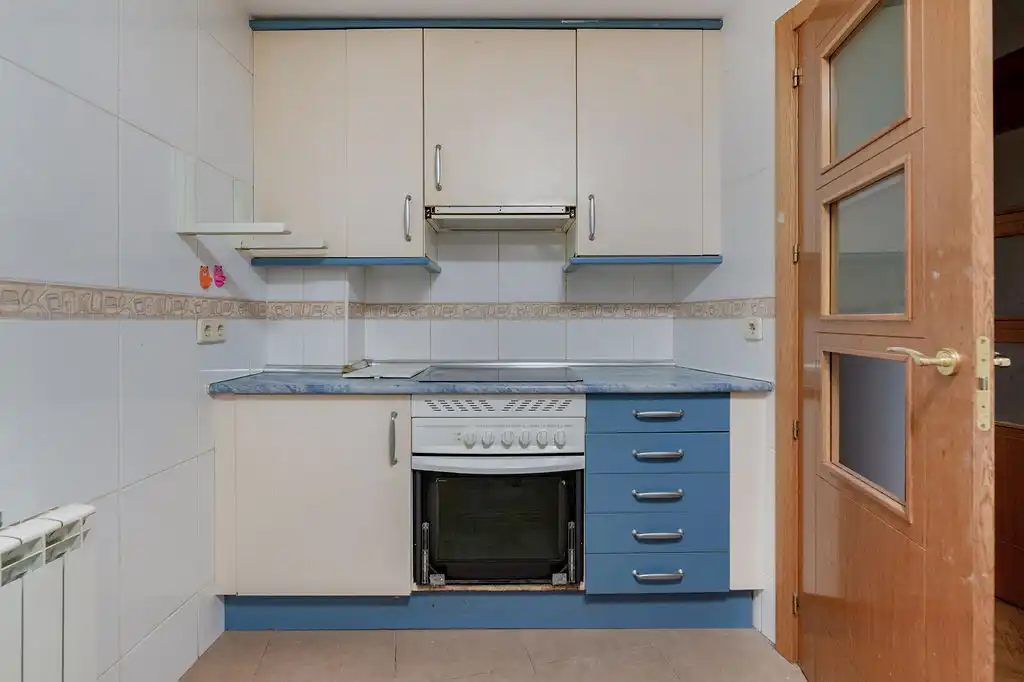 Cocina de Piso en venta en Madrid con Calefacción