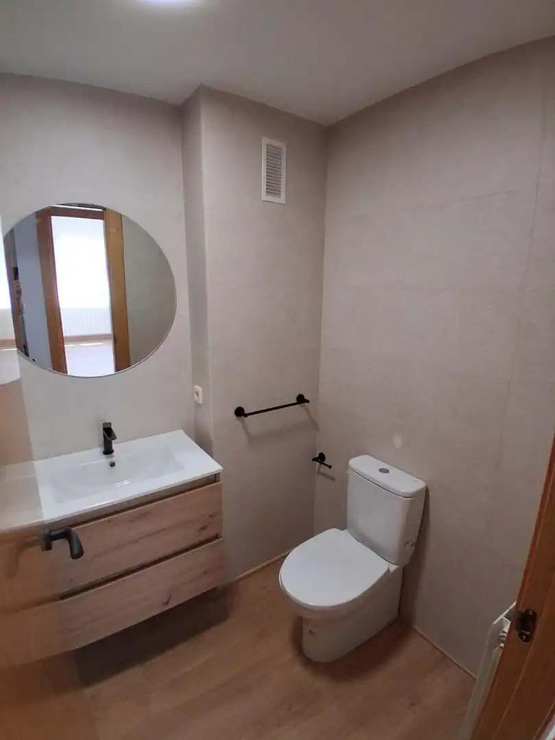 Baño de Apartamento en venta en Albacete con Aire acondicionado, Calefacción y Amueblado