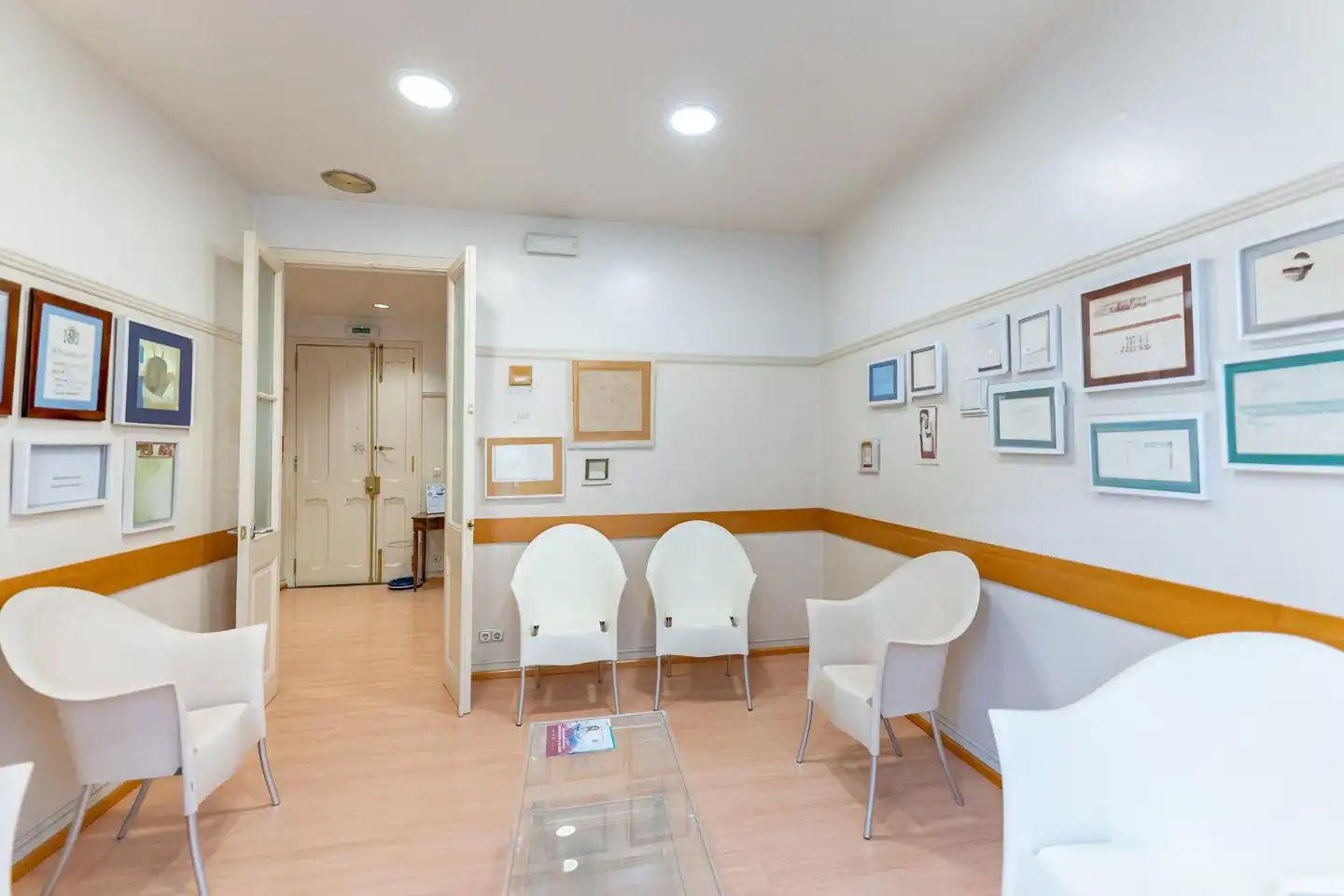 Oficina de lloguer en Gijón  amb Calefacció i Moblat