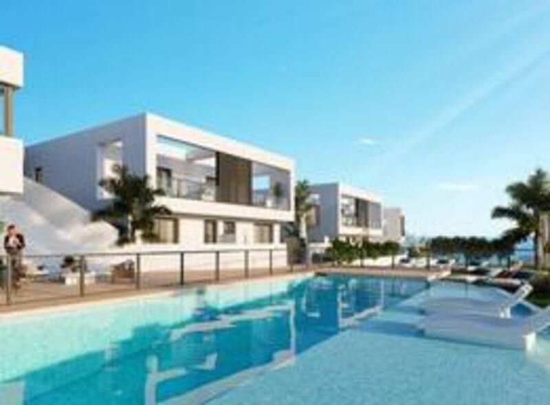 Piscina de Casa adosada en venta en Mijas con Aire acondicionado, Jardín privado y Terraza