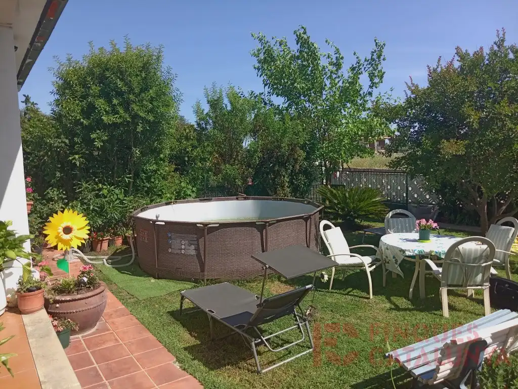 Jardí de Casa o xalet en venda en Vilobí d'Onyar
