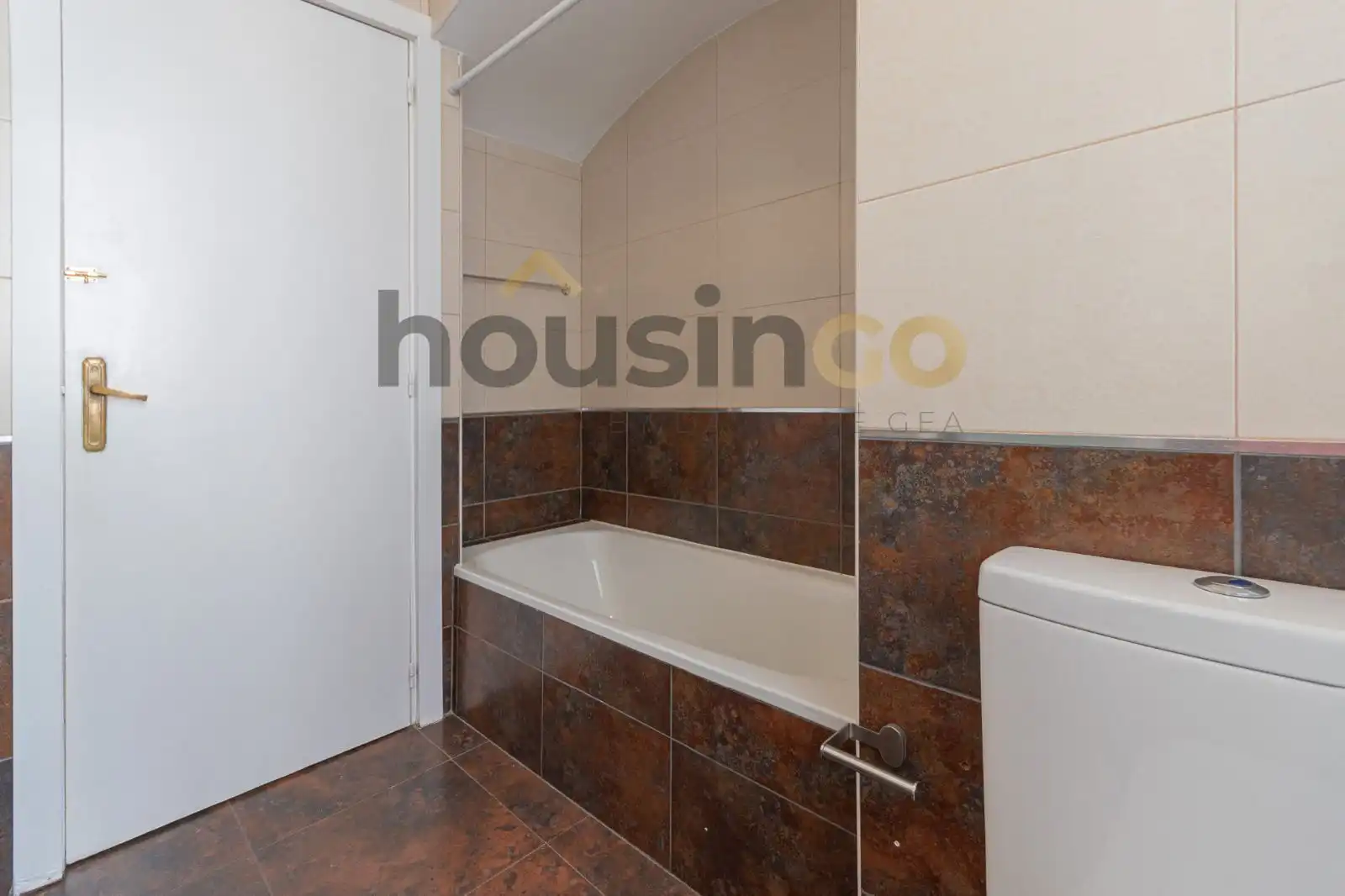 Bathroom of Flat for sale in Madrid  with Heating