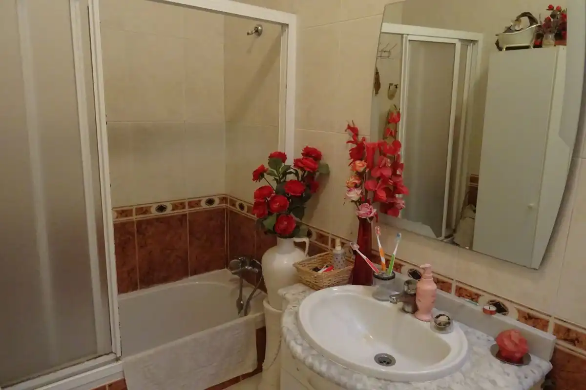 Badezimmer von Wohnung zum Verkauf in Almonte mit Terrasse und Abstellraum