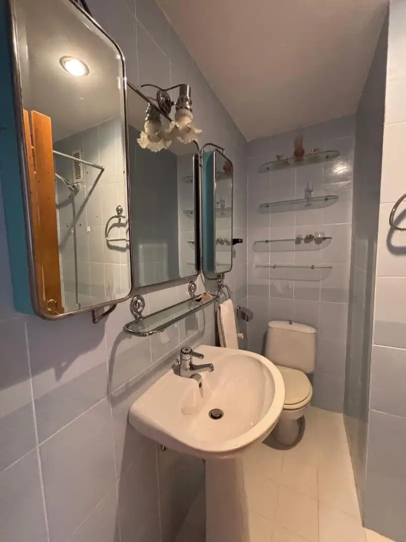 Baño de Piso en venta en Oviedo  con Calefacción, Parquet y Trastero