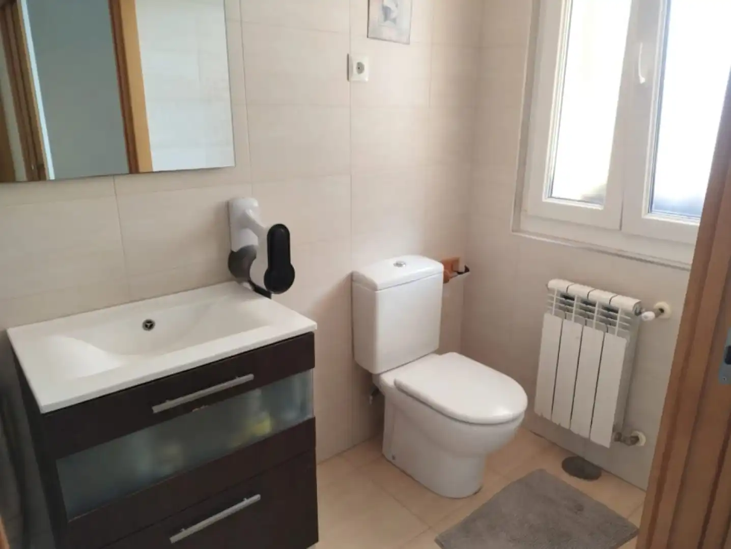 Baño de Casa adosada en venta en Penagos con Calefacción, Jardín privado y Parquet