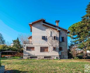 Vista exterior de Casa o xalet en venda en Sant Cugat del Vallès amb Jardí privat, Terrassa i Piscina