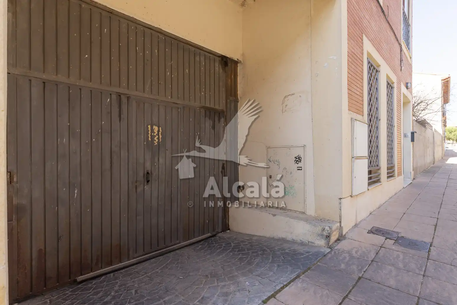 Vista exterior de Piso en venta en Meco con Calefacción, Parquet y Amueblado