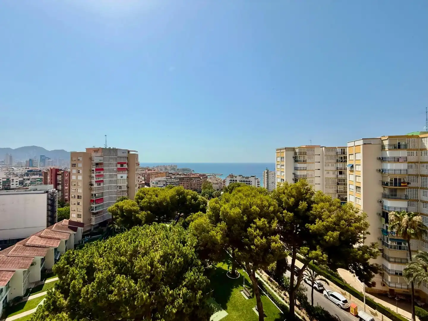 Vista exterior de Apartament en venda en Benidorm amb Terrassa i Piscina comunitària