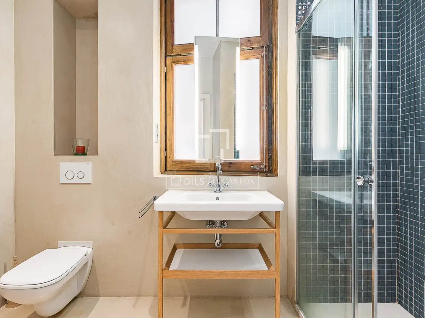 Badezimmer von Wohnung zum Verkauf in Barcelona mit Klimaanlage, Heizung und Möbliert