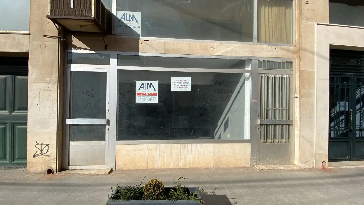 Gewerbefläche zum Verkauf in Reyes Catolicos