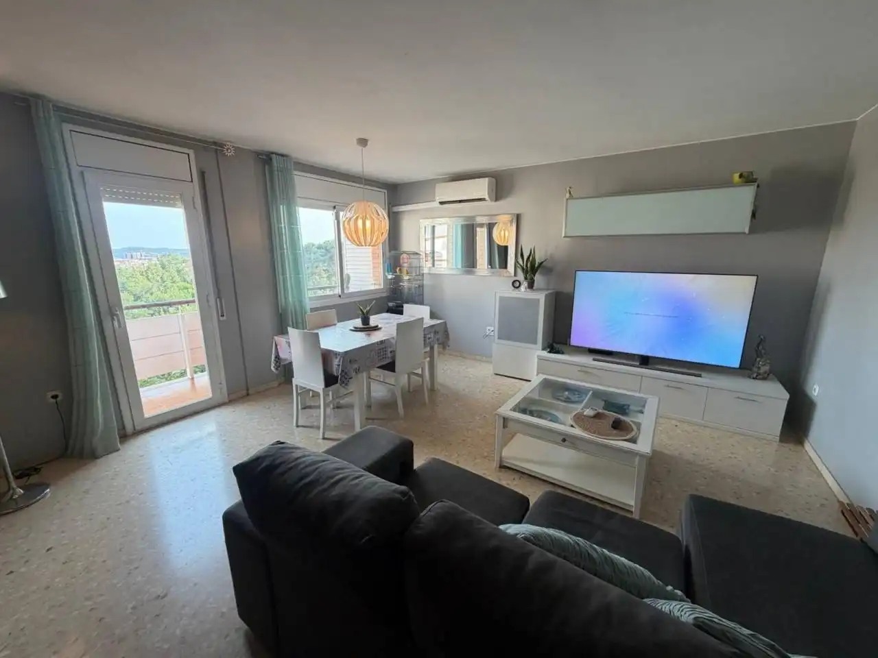 Living room of Flat for sale in Terrassa  with Air Conditioner, Heating and Balcony
