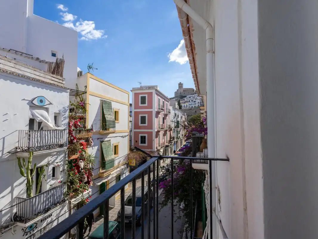 Lofts for sale in Carrer de Guillem de Montgrí, Dalt de la Vila - La Marina