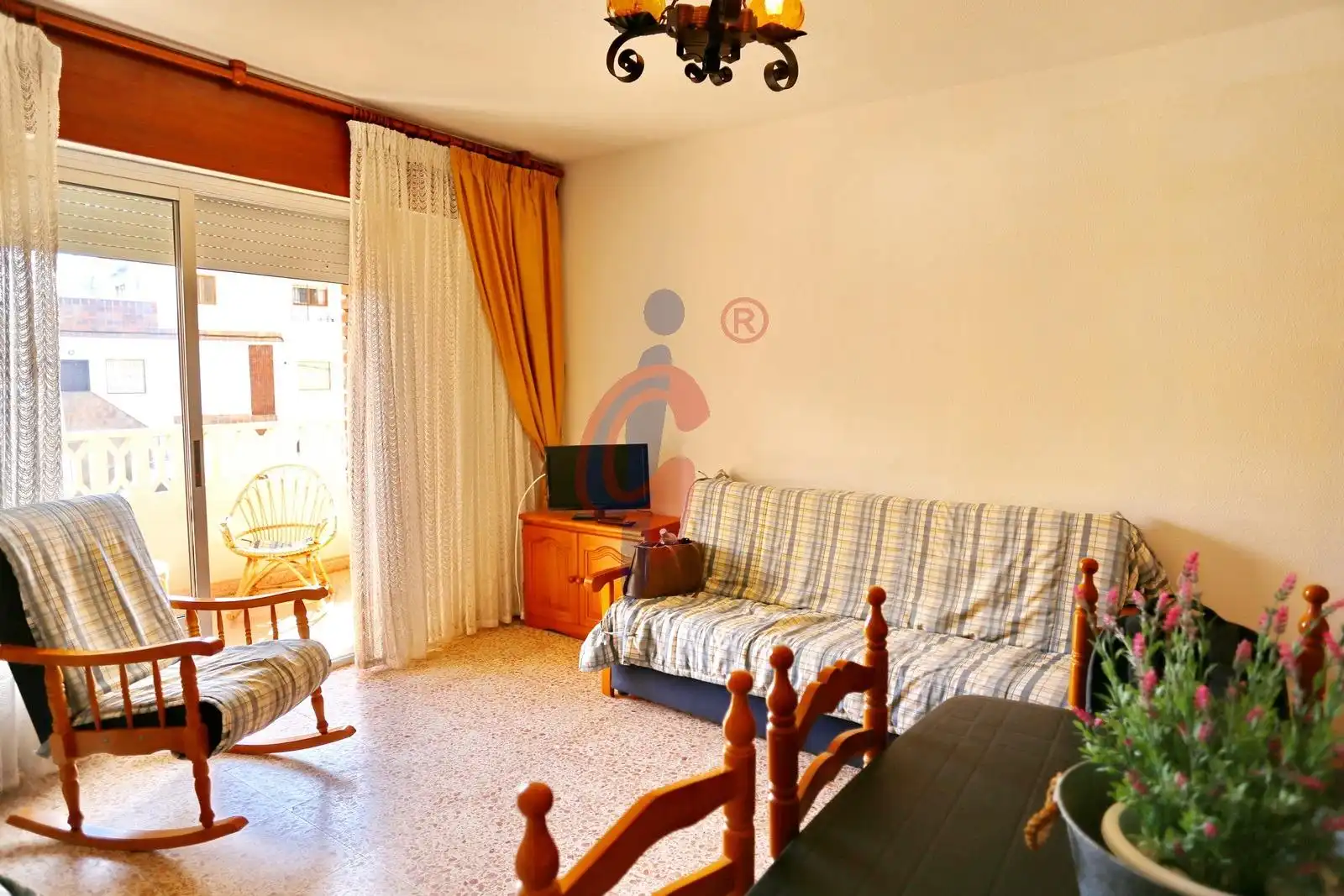 Sala de estar de Apartamento en venta en Torrevieja con Terraza y Amueblado