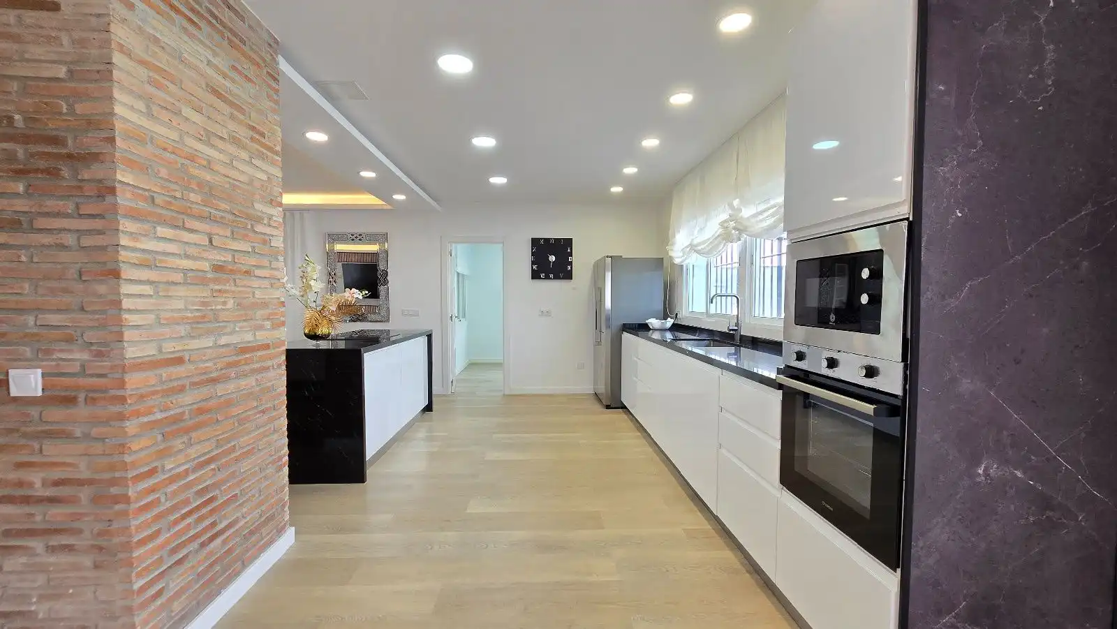 Cuina de Casa o xalet en venda en Torremolinos amb Aire condicionat, Terrassa i Traster