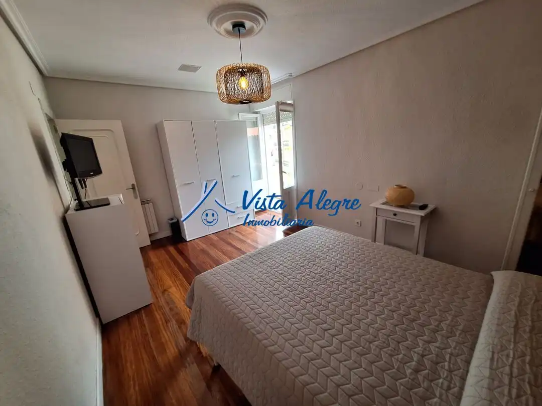 Habitación de Apartamento en venta en Haro con Calefacción, Terraza y Amueblado