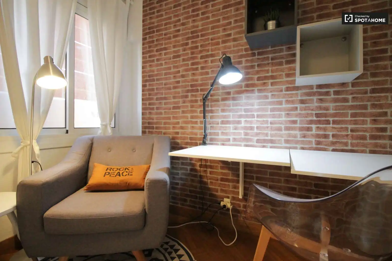 Room in Sant Pere, Sta. Caterina i la Ribera