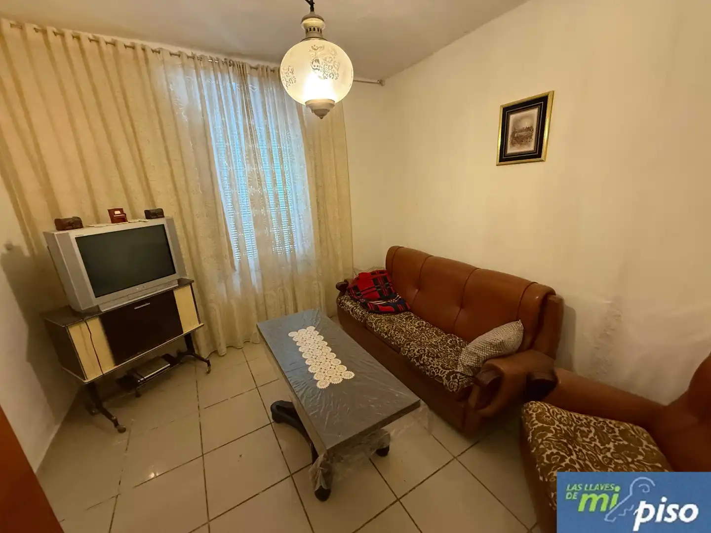 Sala d'estar de Casa o xalet en venda en Camporredondo amb Jardí privat, Parquet i Terrassa