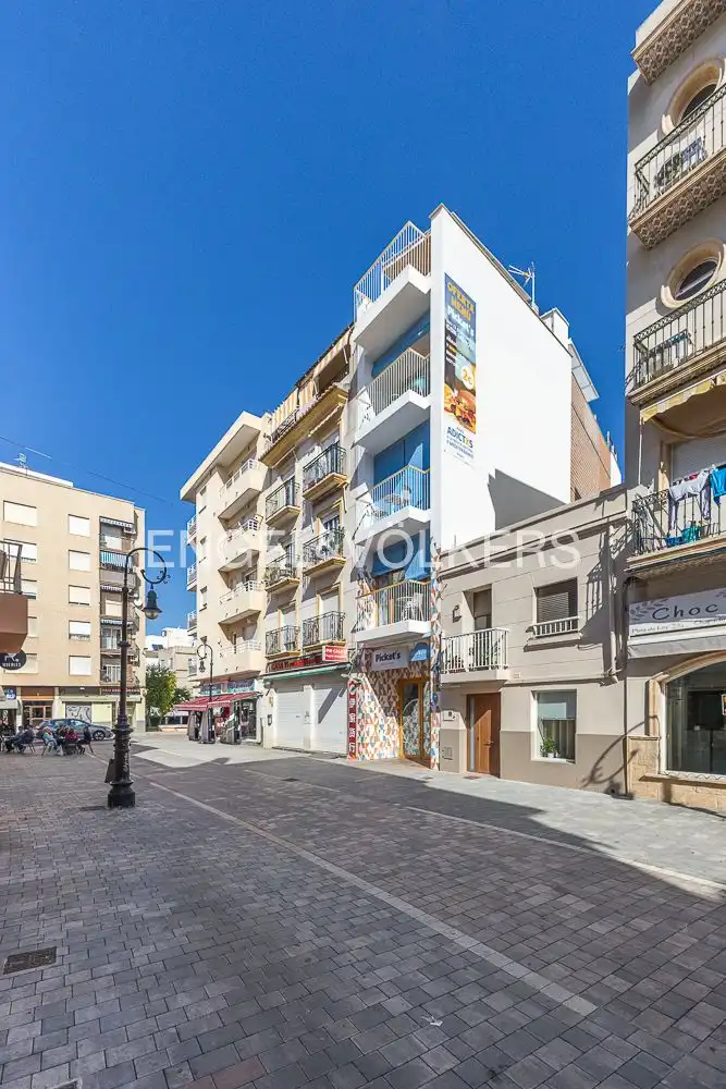Vista exterior de Àtic en venda en Gandia amb Aire condicionat, Calefacció i Terrassa