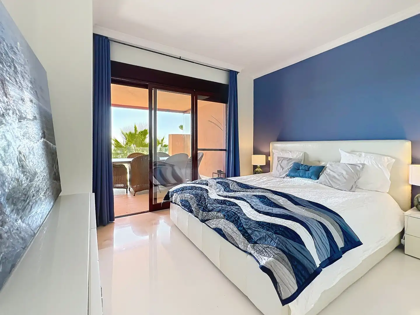 Dormitori de Apartament en venda en Benahavís amb Aire condicionat i Terrassa