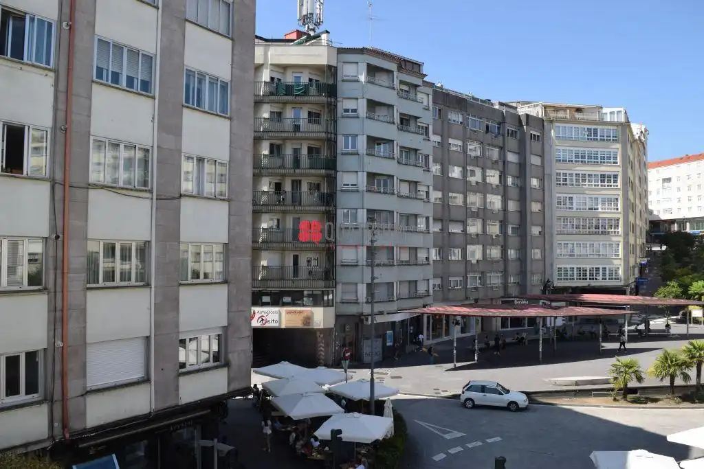 Vista exterior de Piso en venta en Santiago de Compostela  con Calefacción