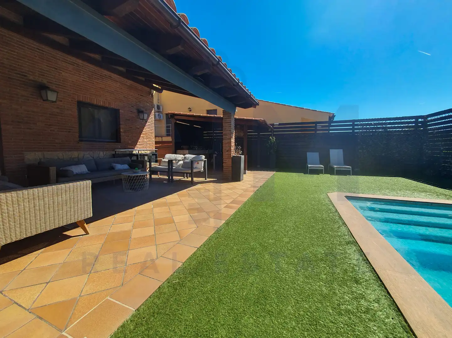 Villa mit Pool zum Verkauf in Carrer Tulipa